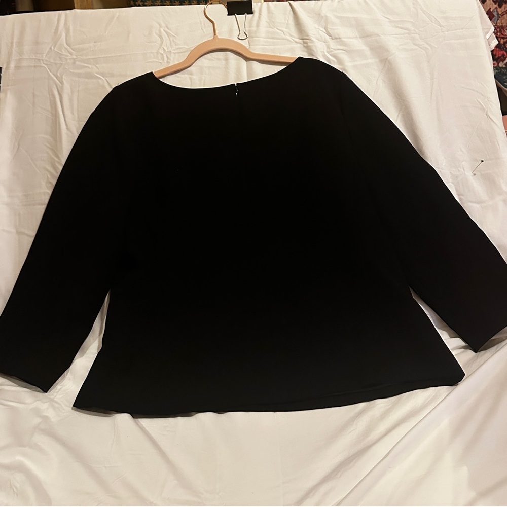 Chic Ann Taylor Black V-Neck 3/4 Sleeve Blouse - Classic Work Top - Picture 6 of 13